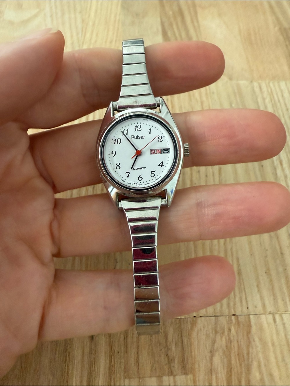 Vintage pulsar ladies silver tone expansion bracelet watch NEW BATTERY